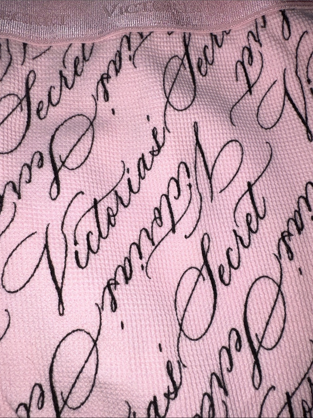 Victoria's Secret Women’s Pink Script Long Sleeve Pajama Set EUC L - Picture 3 of 11
